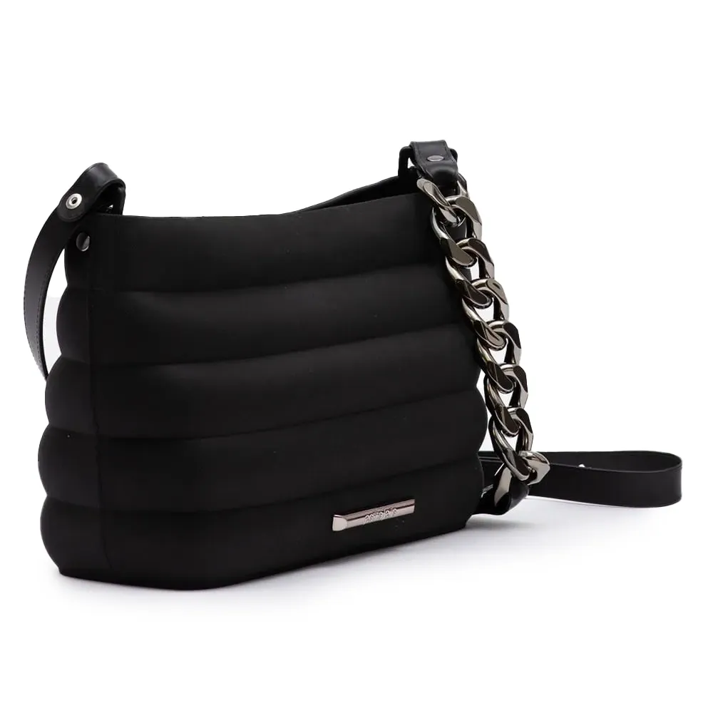 Bolsa feminina Petite Jolie Emma vista lateral mostrando alça dupla e textura acolchoada